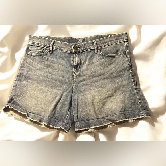 Ann Taylor LOFT Blue Jean Shorts size 10 - Picture 1 of 9